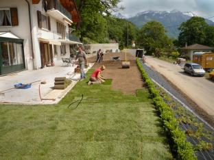 Mottiez fleurs et paysages - Pose de gazon, entretien annuel des gazons et haies